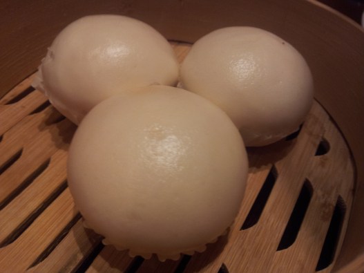 salted egg buns (咸蛋流沙包)