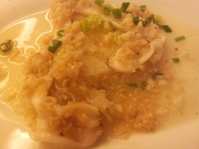 garlic steamed (蒜茸蒸) razor (bamboo) clam with tanhoon