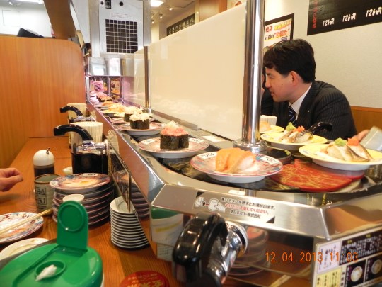 kaiten sushi at corner from Shinjuku South Exit to Sunroute Hotel