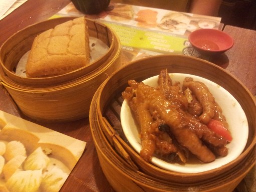 mala cake 马拉糕 (left)