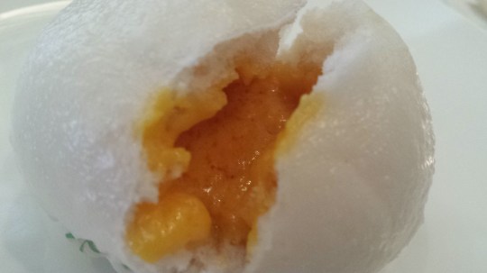 mango salted egg custard bun (香芒流沙包)