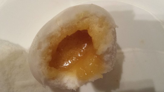 salted egg custard bun (流沙包)