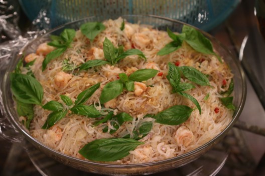 aunty Bes' thai tanhoon salad
