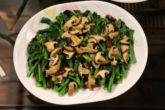 aunty bes' poached HK kailan with shitake