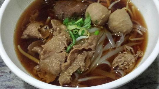 beef soup noodles