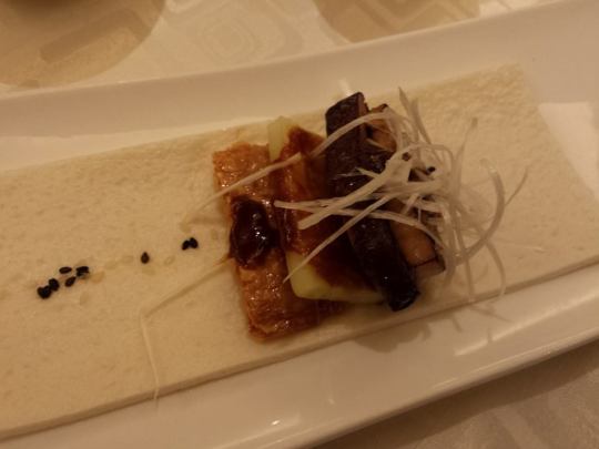 foie gras, smoked duck & crispy beancurd skin in pancake wrap