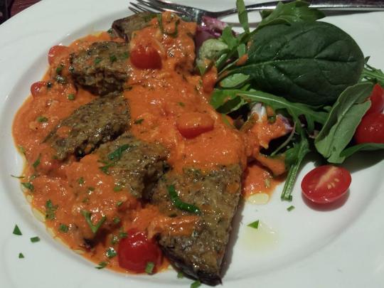 portobello mushrooms with crabmeat in pink sauce