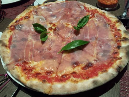parma ham pizza
