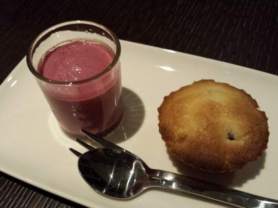 cake & strawberry mousse