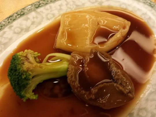 braised abalone, fish maw & brocoli