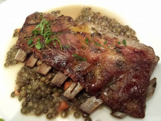 grilled lamb ribs with lentils