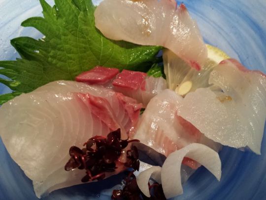 sashimi moriawase (shima aji, tai, hamachi)