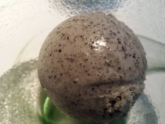 kuro goma (black sesame) ice cream