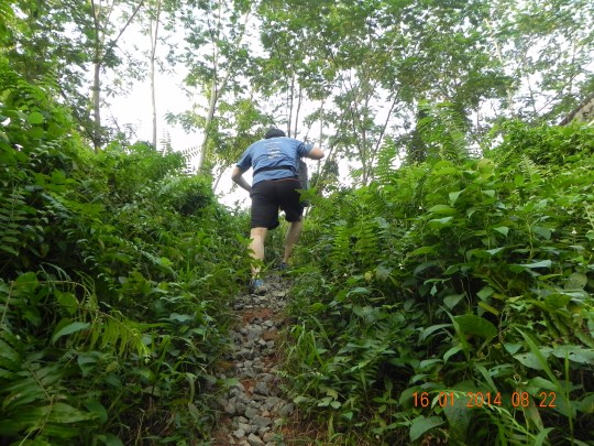 getting out to rail mall (fuyong estate)