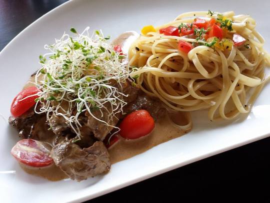 1625645_10152252796749494_1108101981_n