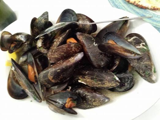 plate of mussels