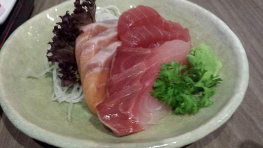 S$5 sashimi upsize - 9 pieces