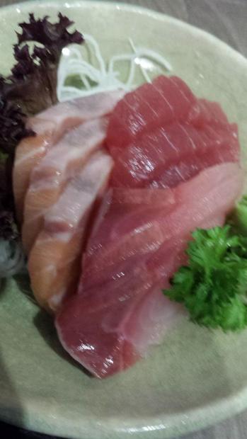 S$5 sashimi upsize - 9 pieces