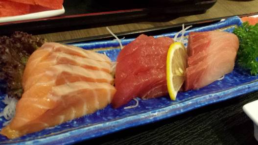 S$17 sashimi & sushi set