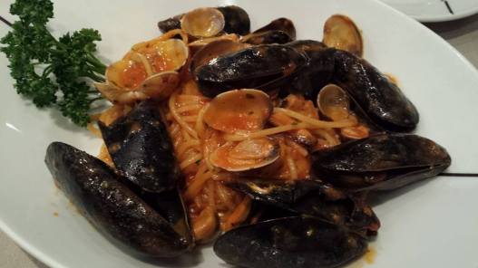 clam & mussels pasta