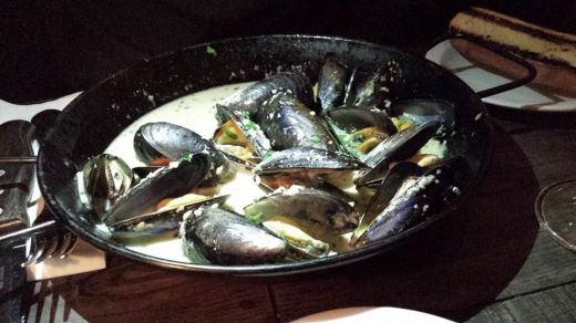 plate of mussels