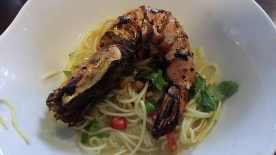 king prawn noodles (黄焖大虾面)