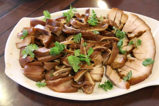 braised belly pork, pig ears & ter tau bak