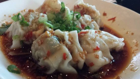 spicy dumplings (抄手)