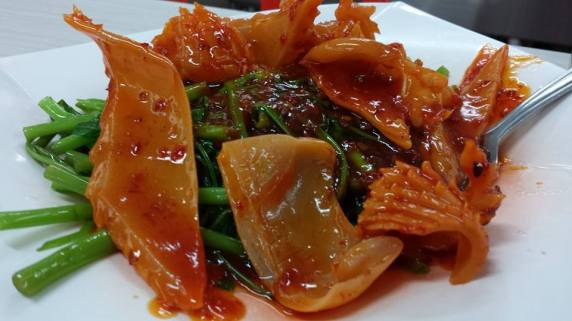cuttlefish with kang kong