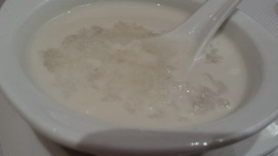 bird's nest in almond cream