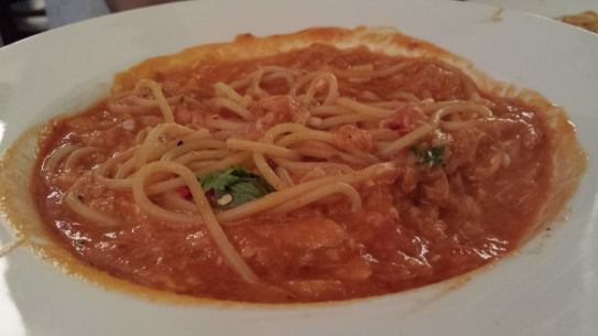 crab spaghetti arrabiata (spicy tomatoes)