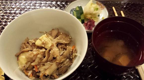 #9 gohan - chicken shimeji musroom rice