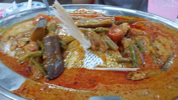 thai fish head curry (S$25)