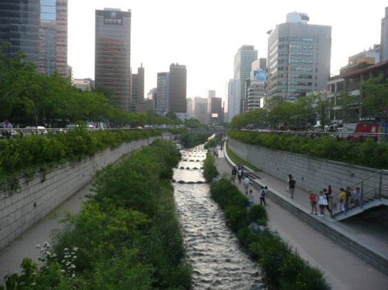 Cheonggyecheon (청계천)