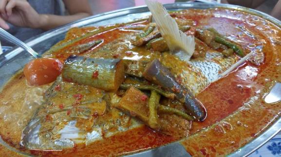 thai fish head curry (S$25)