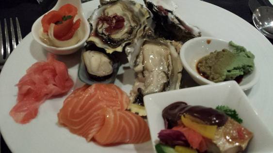smoked salmon (so so), oysters (good), mussel (ok), salmon belly (good), marinated saba - horse mackerel (ok)