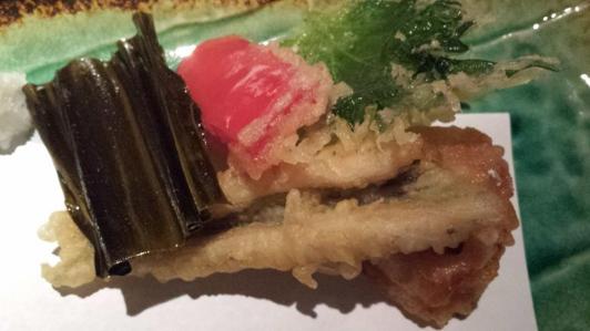#7 excellent tempura - anago (conger eel), very good hotate, shiso 紫蘇 leaf (also called oba), and red pepper.