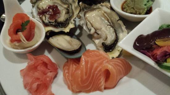 smoked salmon (so so), oysters (good), mussel (ok), salmon belly (good), marinated saba - horse mackerel (ok)