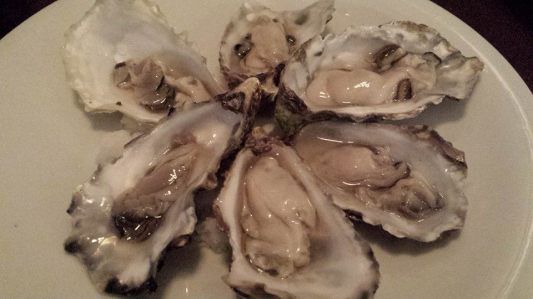 1/2 dozen oysters