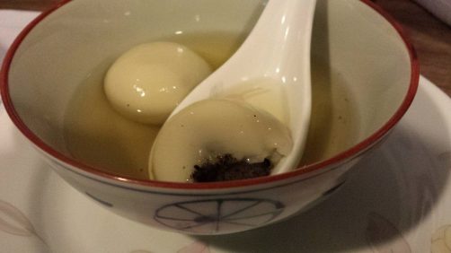 冬至吃汤圆 (eating sesame kochi with arrival of winter)