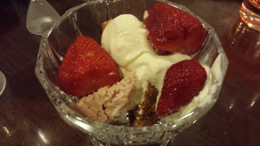 deconstructed strawberry cheese cake