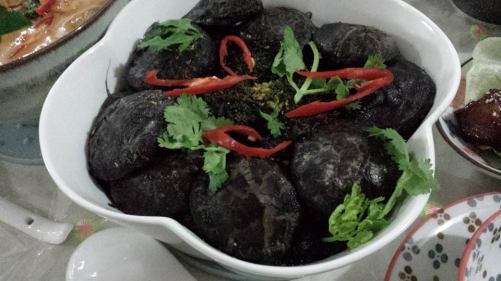 dried oysters with moss