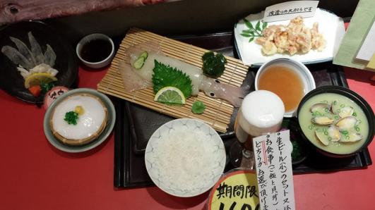 ika sashimi set+ika tempura (window display)