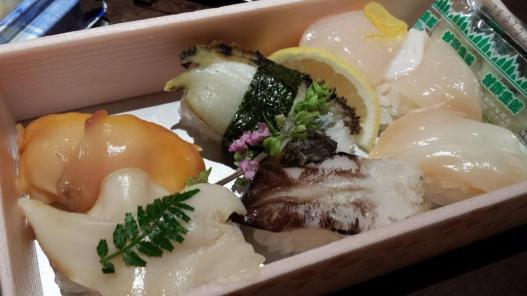 shellfish sushi 1100yen