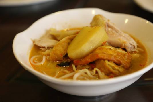 curry chicken noodles