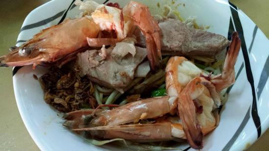 S$6 big prawn noodles + $2 pork ribs
