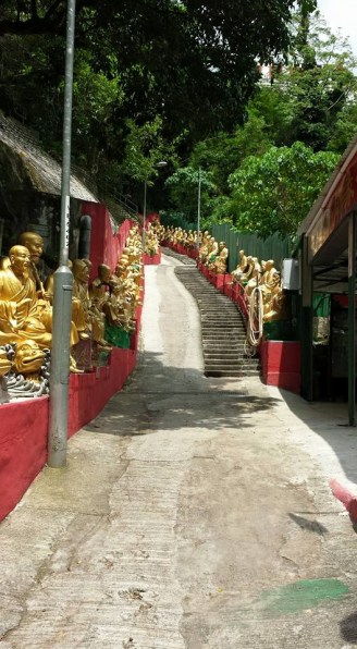 lined on both sides up man fat sze 万佛寺