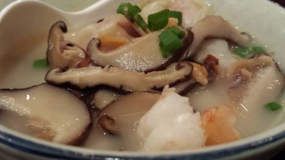 soup dumplings 海味抄手2