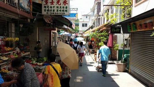 streets at yung shue wan village 榕树湾 lama island 南丫岛