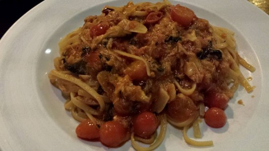 crabmeat linguine in tomato sauce